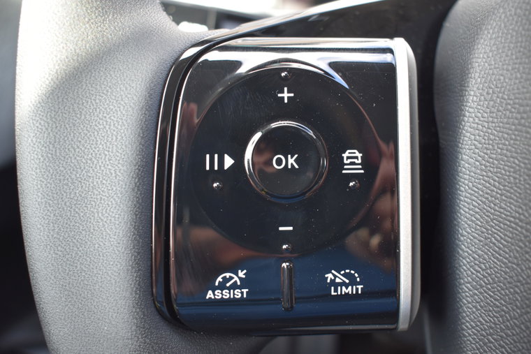 Vehicle Image 25