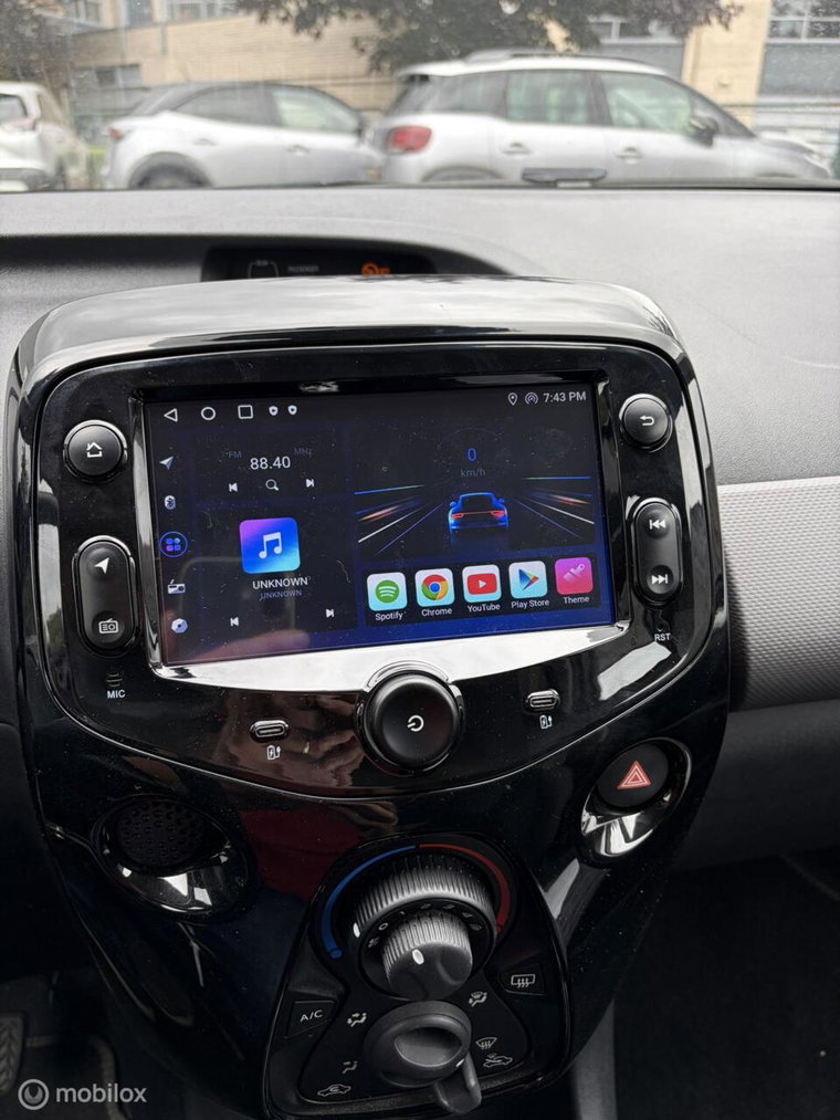 Vehicle Image 19