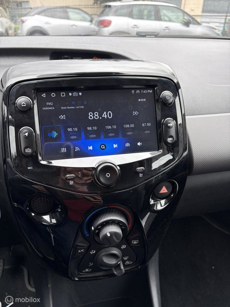 Vehicle Image 20