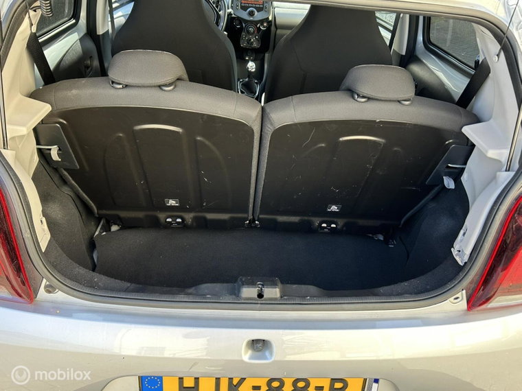 Vehicle Image 31