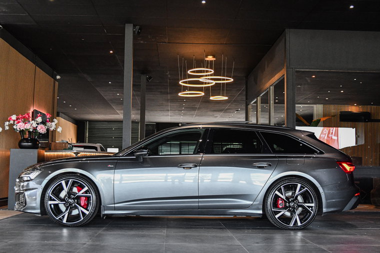 Vehicle Image 6