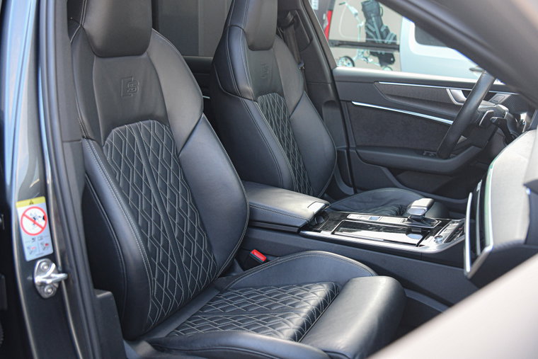 Vehicle Image 10