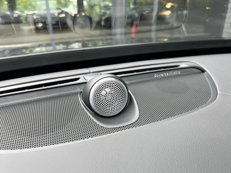 Vehicle Image 37