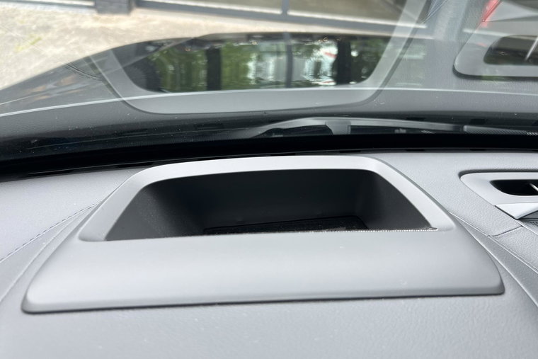 Vehicle Image 38