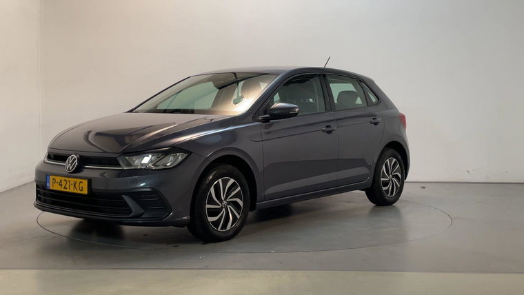 Vehicle Image 6