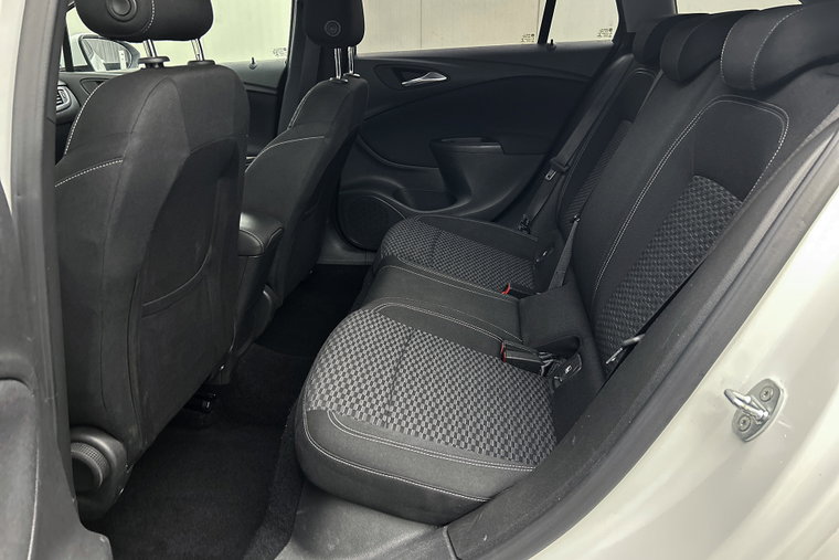 Vehicle Image 28