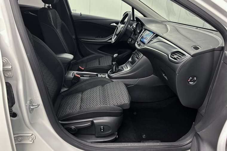 Vehicle Image 32