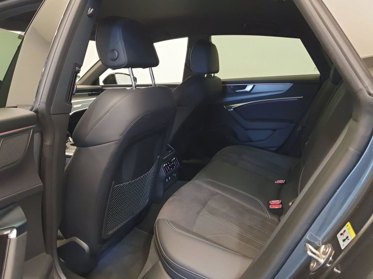 Vehicle Image 26