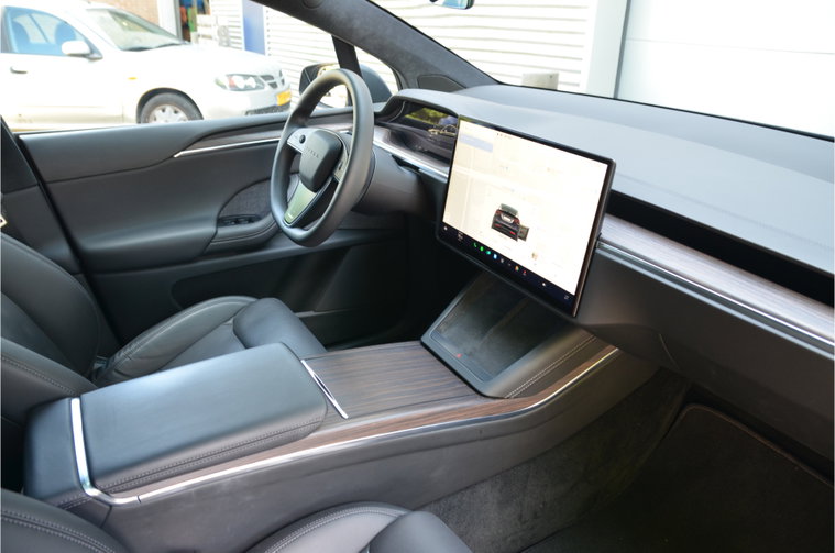 Vehicle Image 13