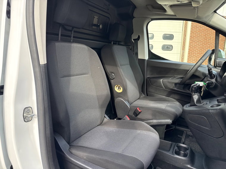Vehicle Image 17