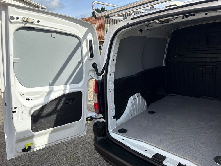 Vehicle Image 19
