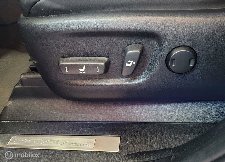 Vehicle Image 27