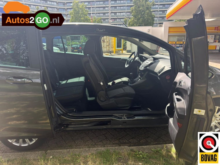 Vehicle Image 12