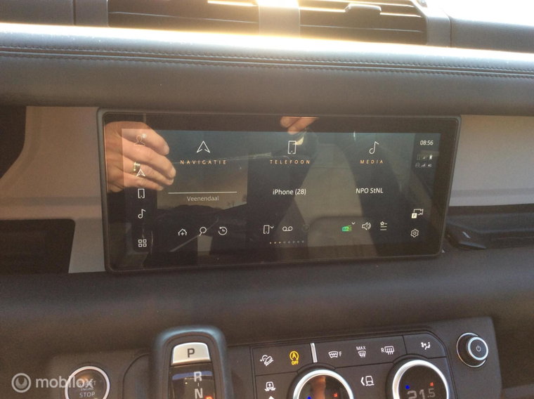 Vehicle Image 25