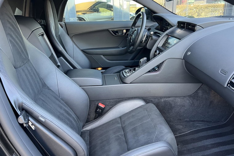 Vehicle Image 17