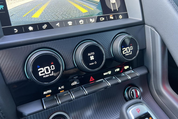 Vehicle Image 24