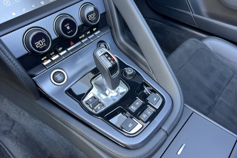Vehicle Image 25
