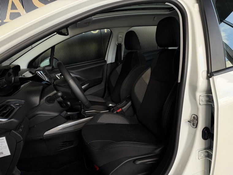Vehicle Image 38