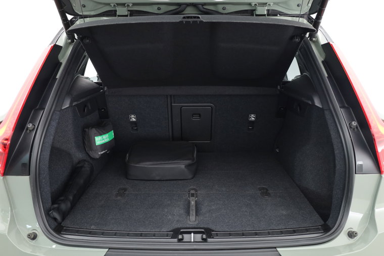 Vehicle Image 32