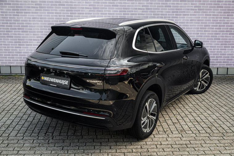 Vehicle Image 16