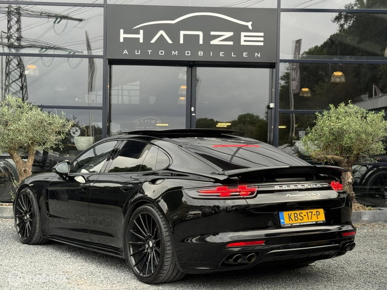 Vehicle Image 32