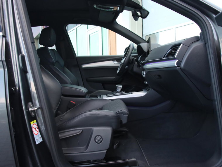 Vehicle Image 35