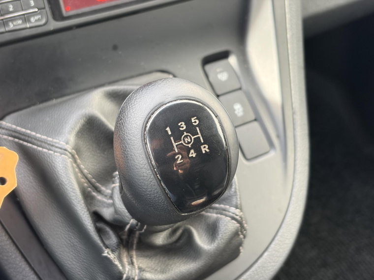 Vehicle Image 23