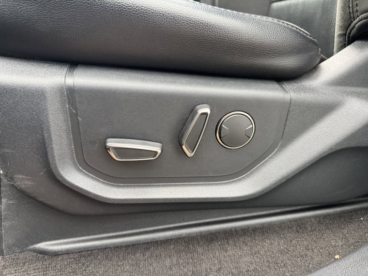 Vehicle Image 27