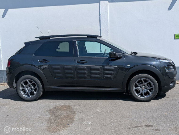 Vehicle Image 17