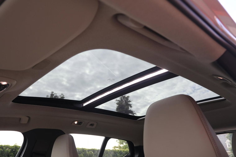 Vehicle Image 37