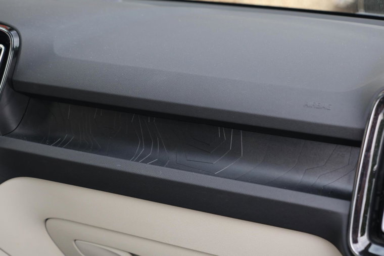 Vehicle Image 42