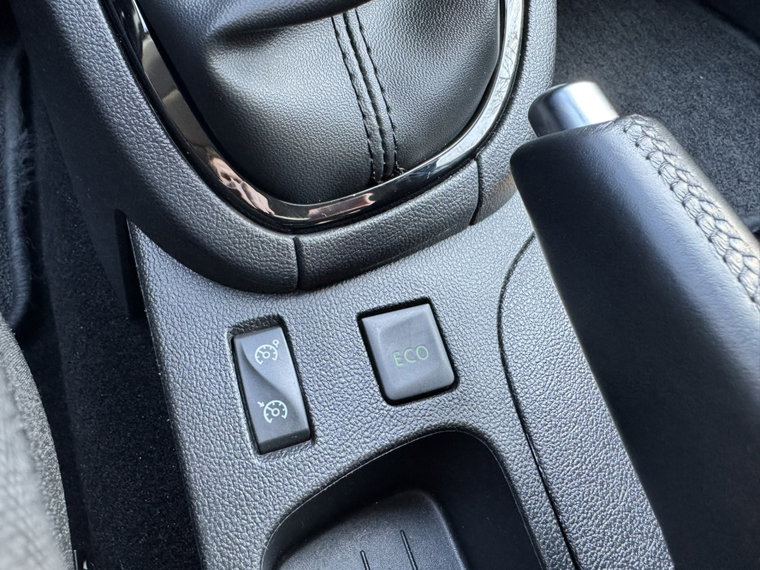 Vehicle Image 27
