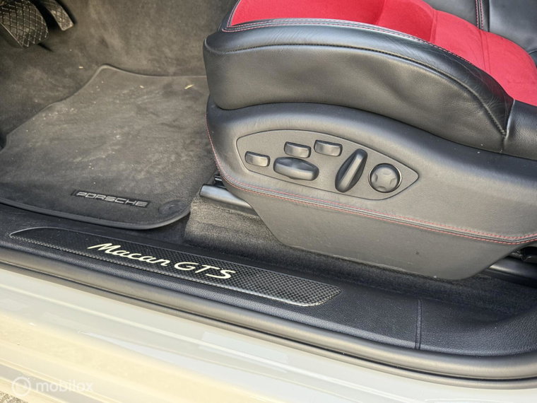 Vehicle Image 24