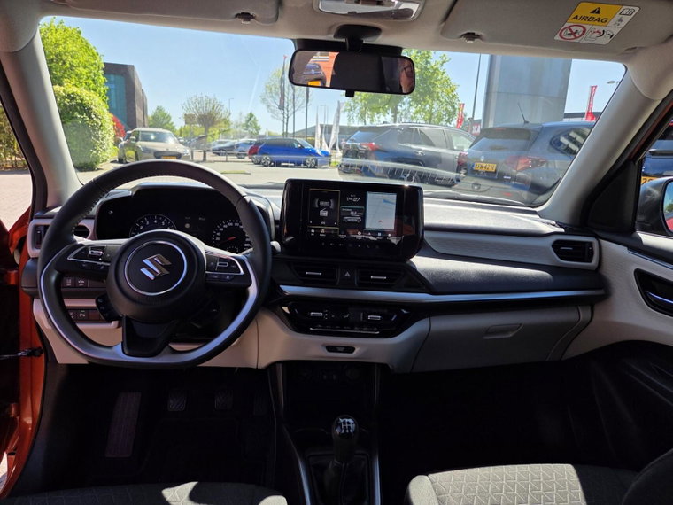 Vehicle Image 12