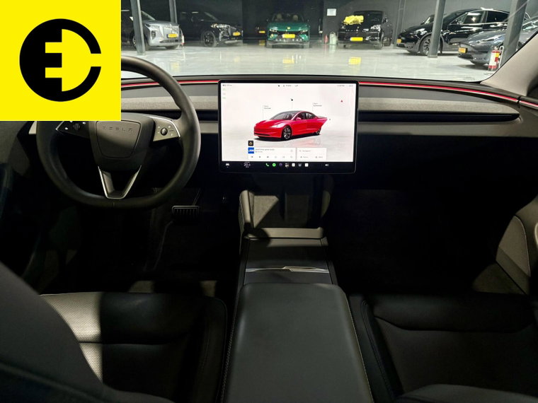 Vehicle Image 30
