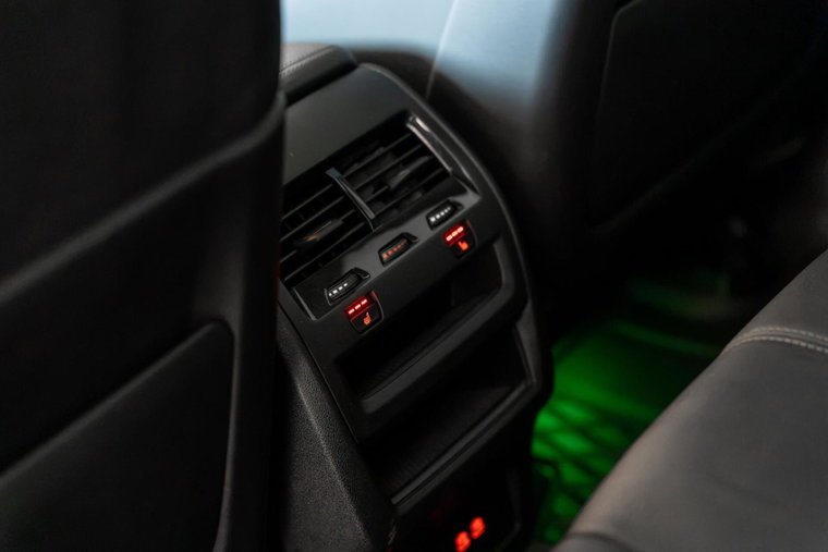 Vehicle Image 60