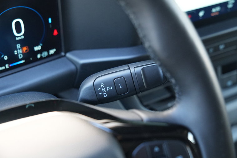 Vehicle Image 25