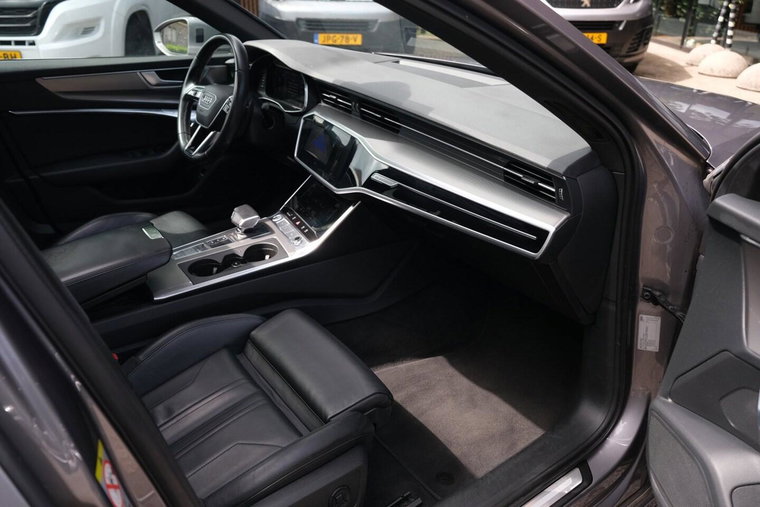 Vehicle Image 19
