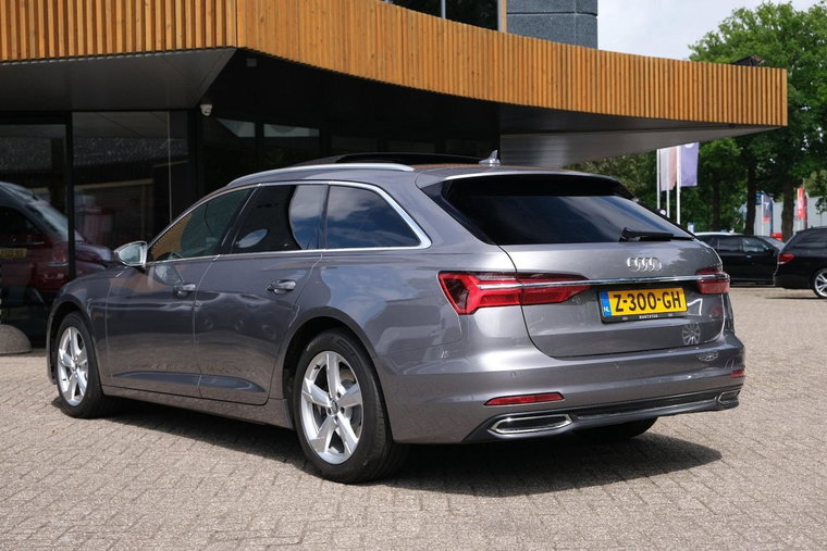Vehicle Image 6