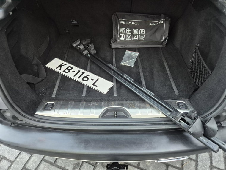 Vehicle Image 26
