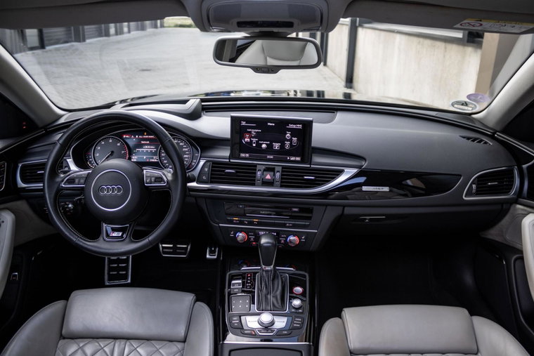 Vehicle Image 36