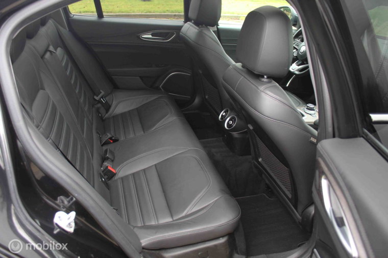 Vehicle Image 42