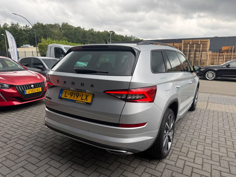 Vehicle Image 6