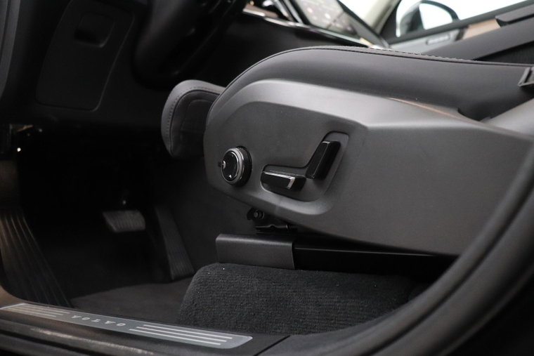 Vehicle Image 48