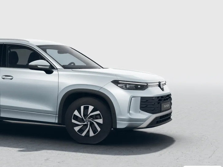 Vehicle Image 3