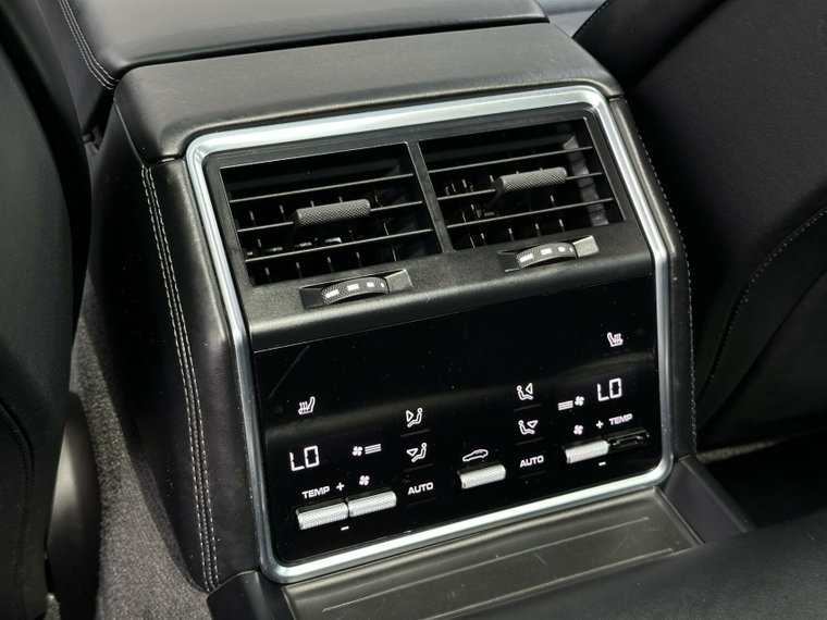 Vehicle Image 27