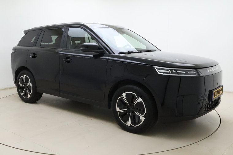 Vehicle Image 8