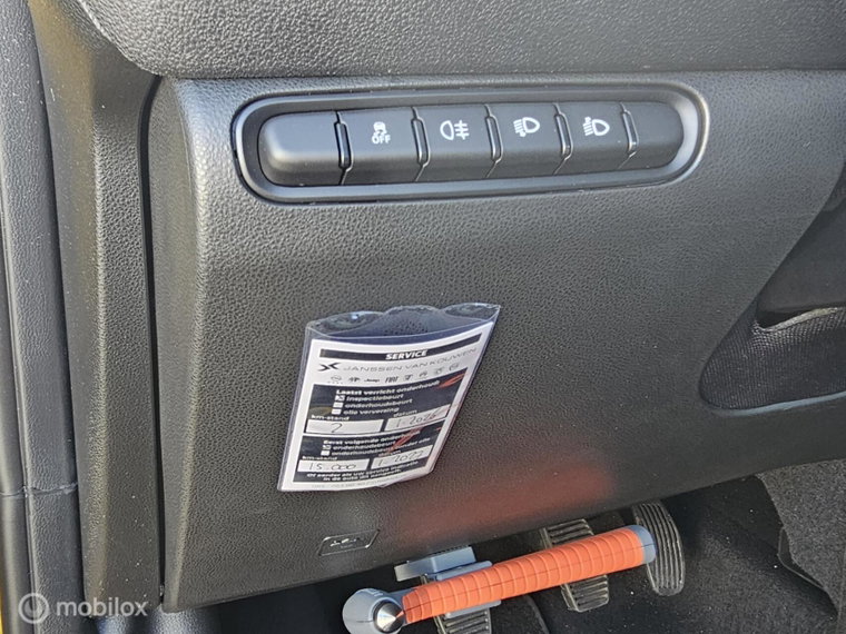 Vehicle Image 22