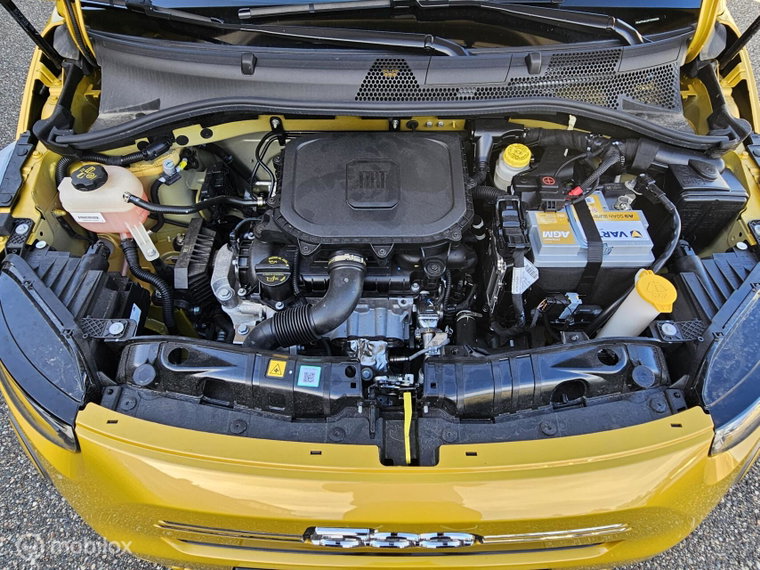 Vehicle Image 32