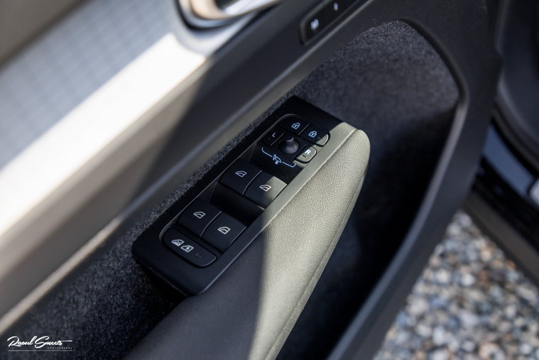 Vehicle Image 48